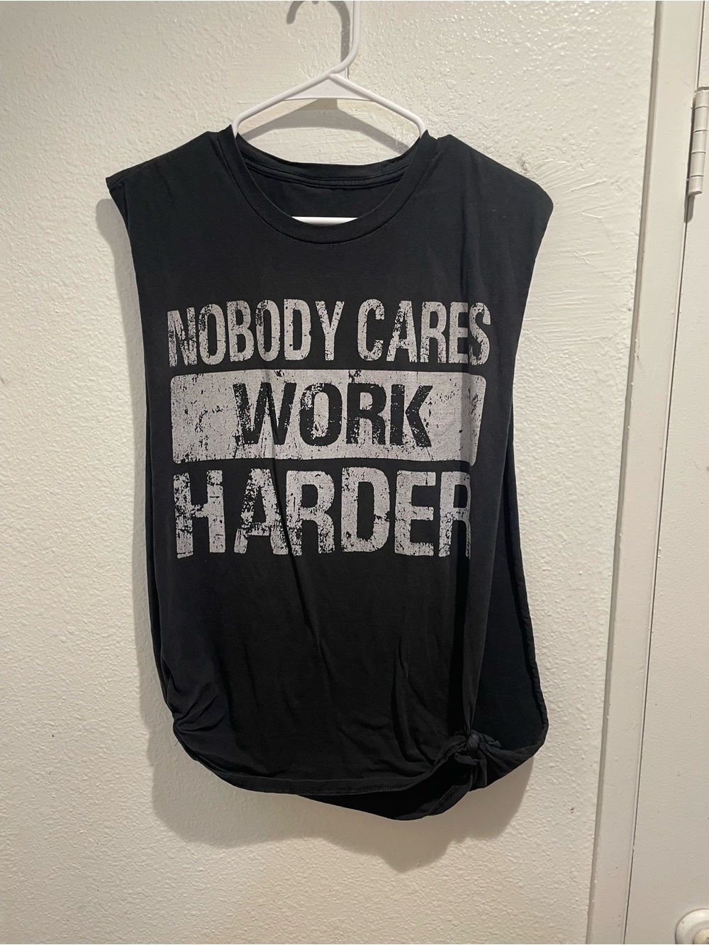 Oversized "Nobody Cares Work Harder" Graphic Gym Tee Tank Top L 🏋️‍♀️✨